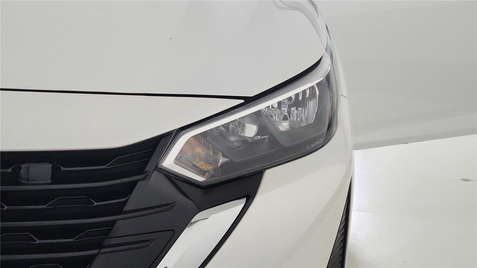 Used 2024 Nissan Sentra SV image 43