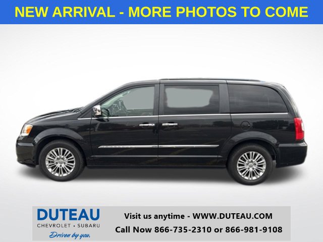 Used 2015 Chrysler Town & Country Touring-L w/ Driver Convenience Group FWD image 1