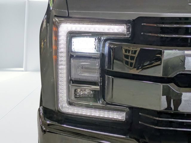 Used 2019 Ford F250 Lariat w/ Lariat Ultimate Package AWD/4WD image 9