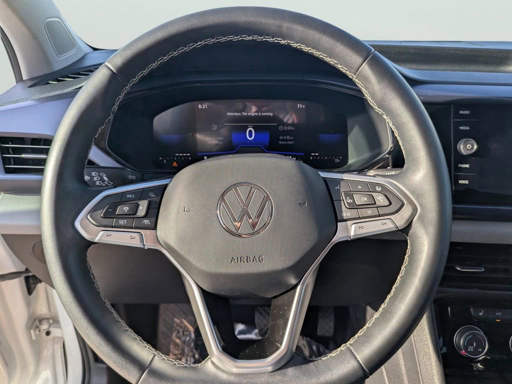 Certified 2023 Volkswagen Taos SE w/ Black Wheel Package FWD image 25