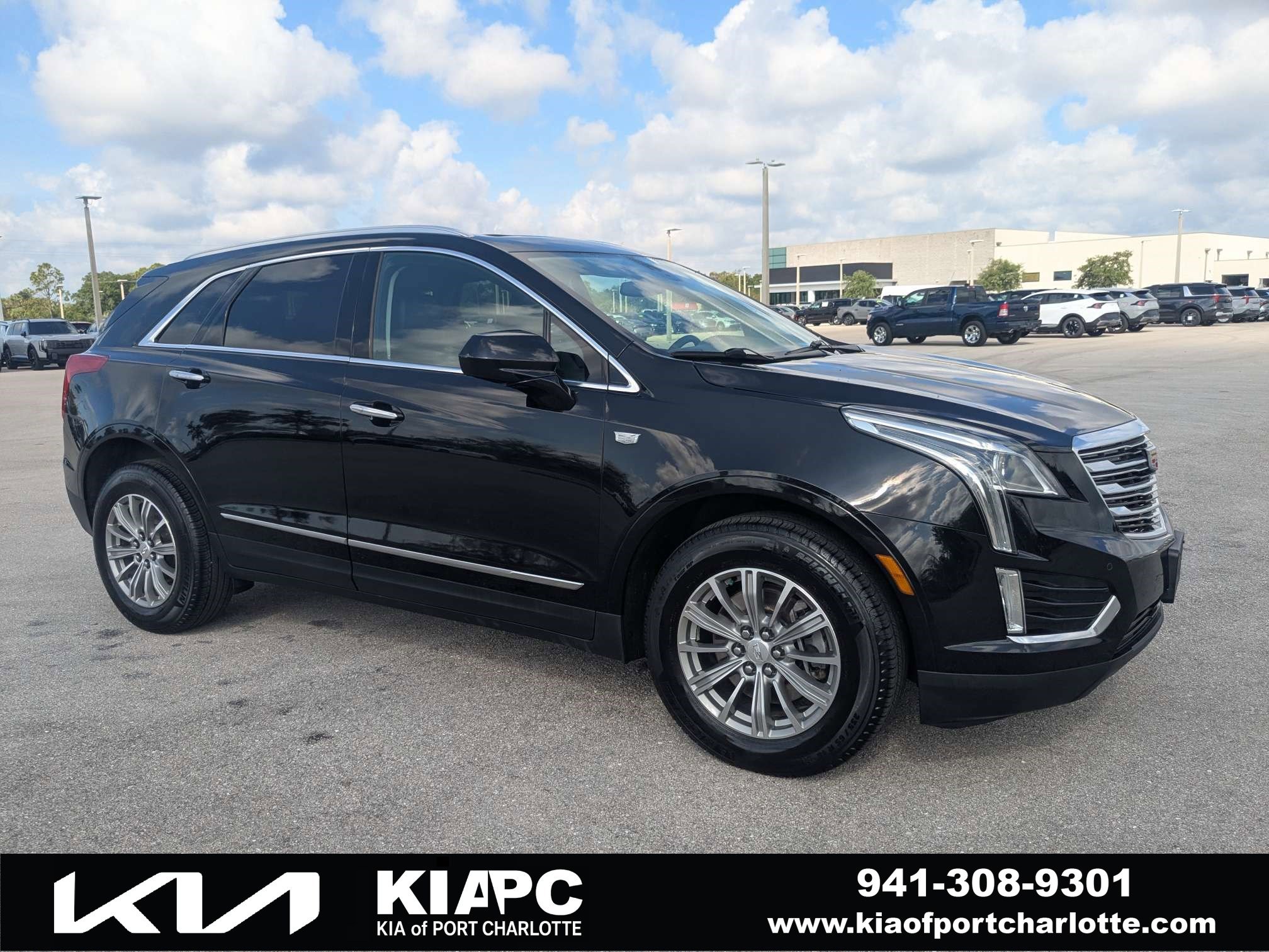 Used 2017 Cadillac XT5 Luxury w/ Driver Awareness Package AWD/4WD image 1