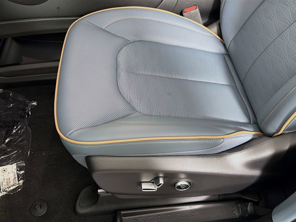 New 2027 Chrysler Pacifica Pinnacle w/ Theater Group AWD/4WD image 20