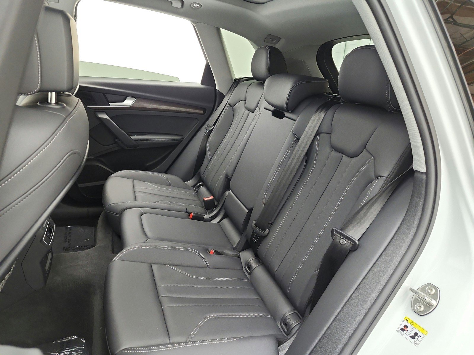 Used 2025 Audi Q5 e Premium Plus w/ Premium Plus Package image 16