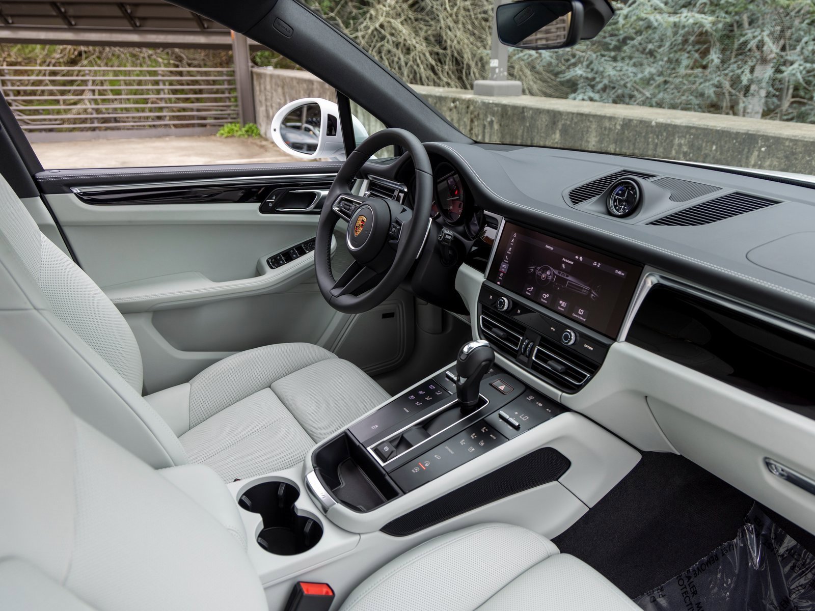 New 2025 Porsche Macan image 48