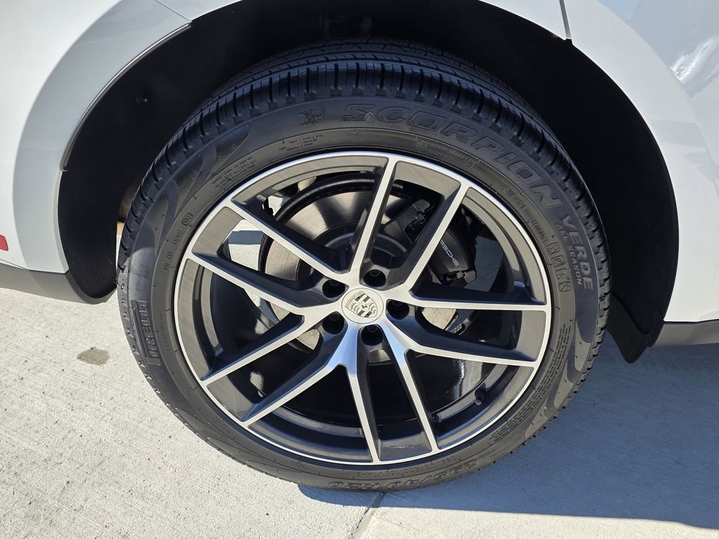 New 2025 Porsche Macan Turbo image 30