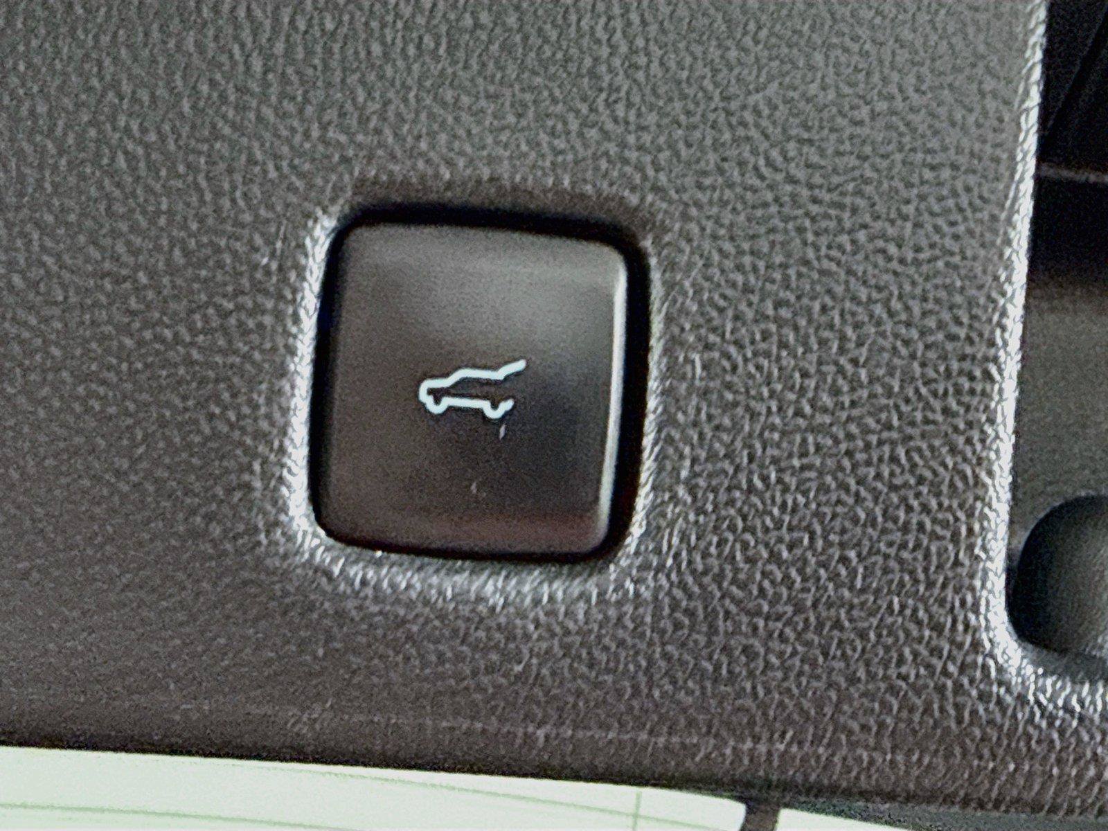 Used 2023 Ford Escape Platinum w/ Class II Trailer Tow Package AWD/4WD image 27