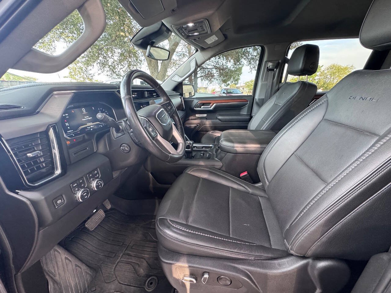Used 2023 GMC Sierra 1500 Denali AWD/4WD image 16