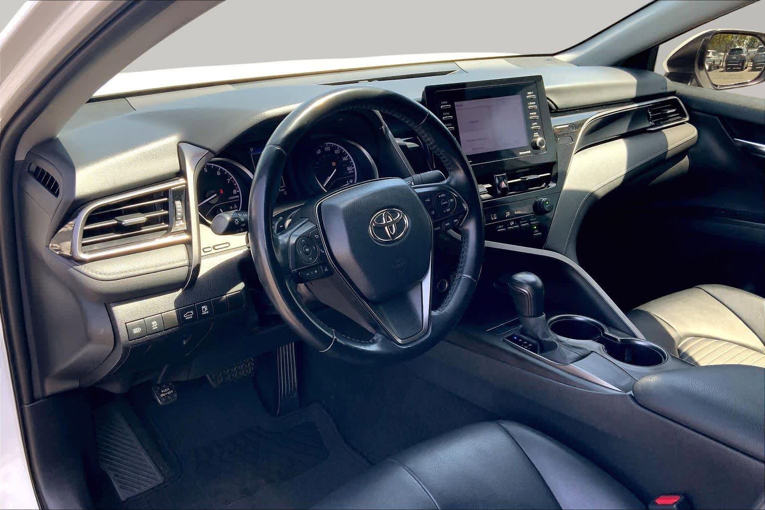 Used 2021 Toyota Camry SE FWD image 17
