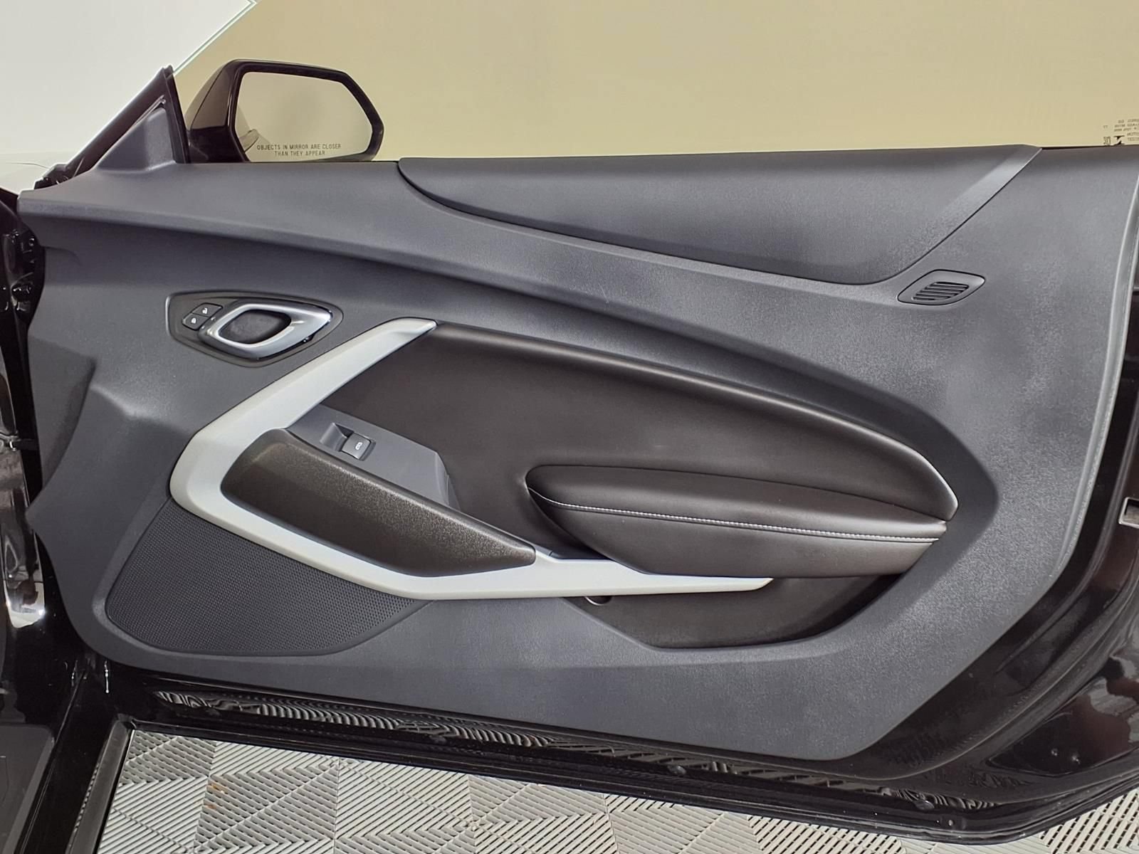 Used 2023 Chevrolet Camaro SS RWD image 8