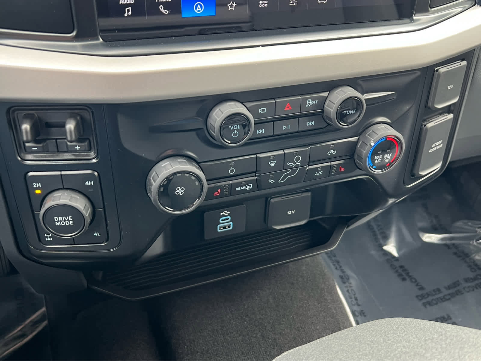 New 2026 Ford F350 XLT w/ XLT Premium Package AWD/4WD image 37