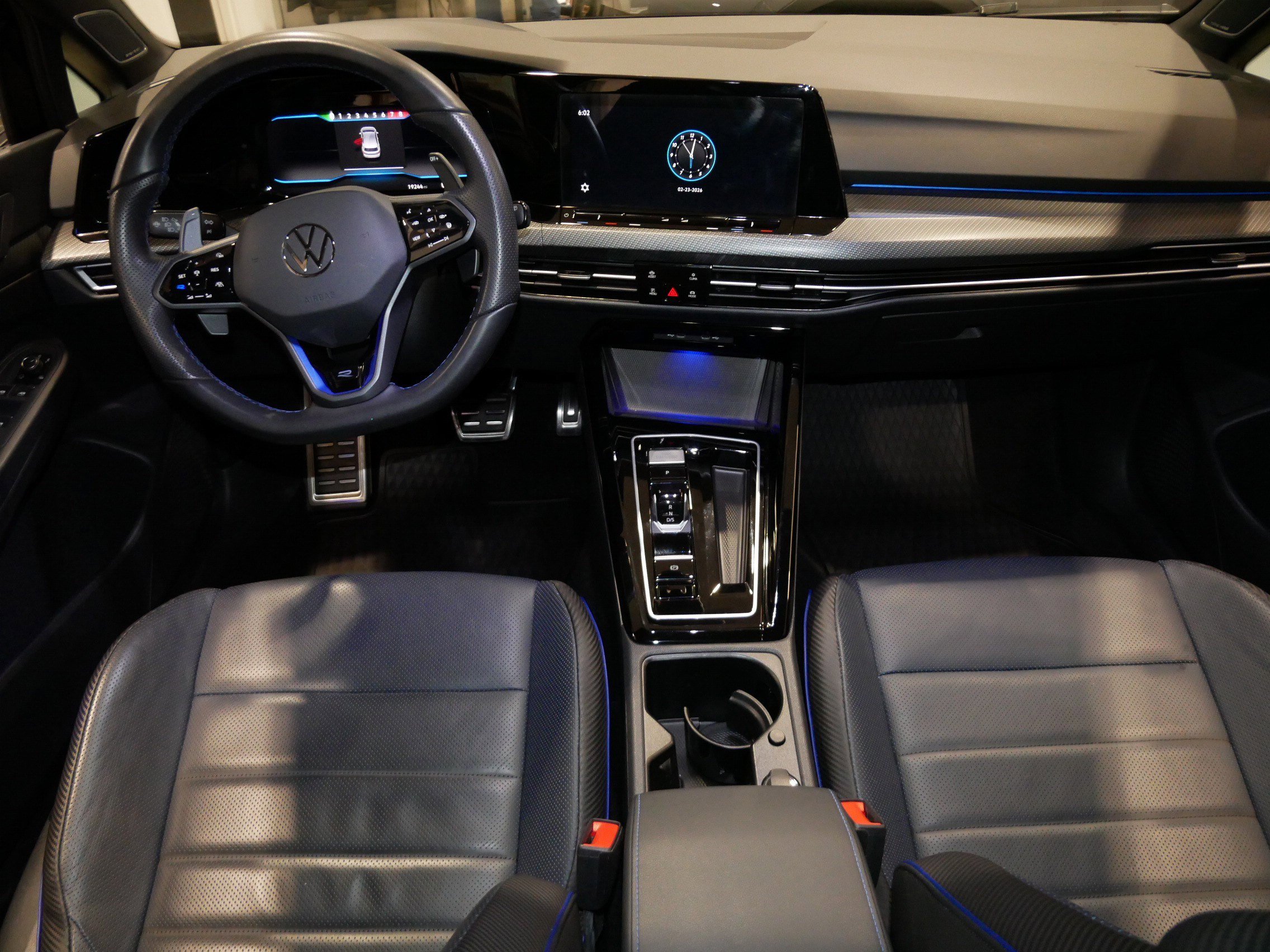 Used 2024 Volkswagen Golf R image 6