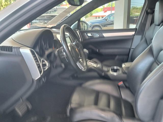 Used 2016 Porsche Cayenne GTS AWD/4WD image 9