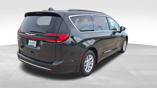 Used 2022 Chrysler Pacifica Touring-L image 8