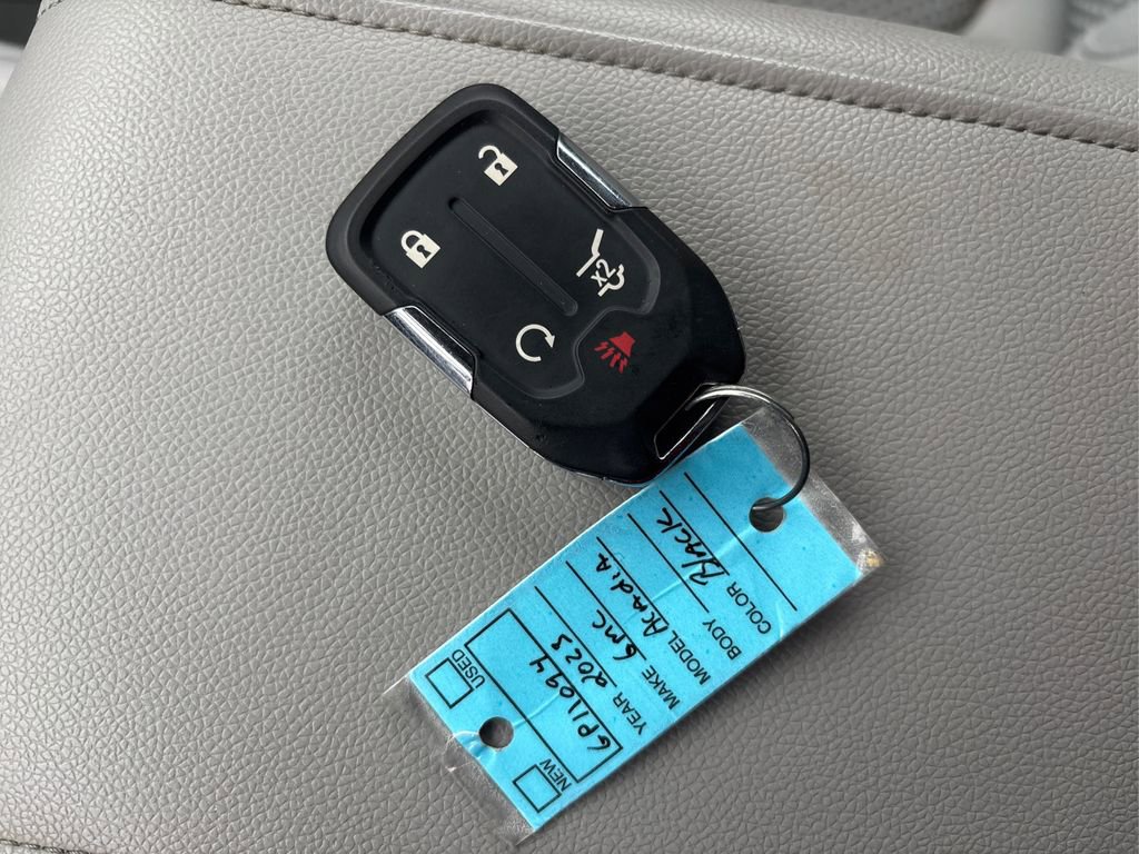 Used 2023 GMC Acadia SLE w/ Driver Convenience Package image 38