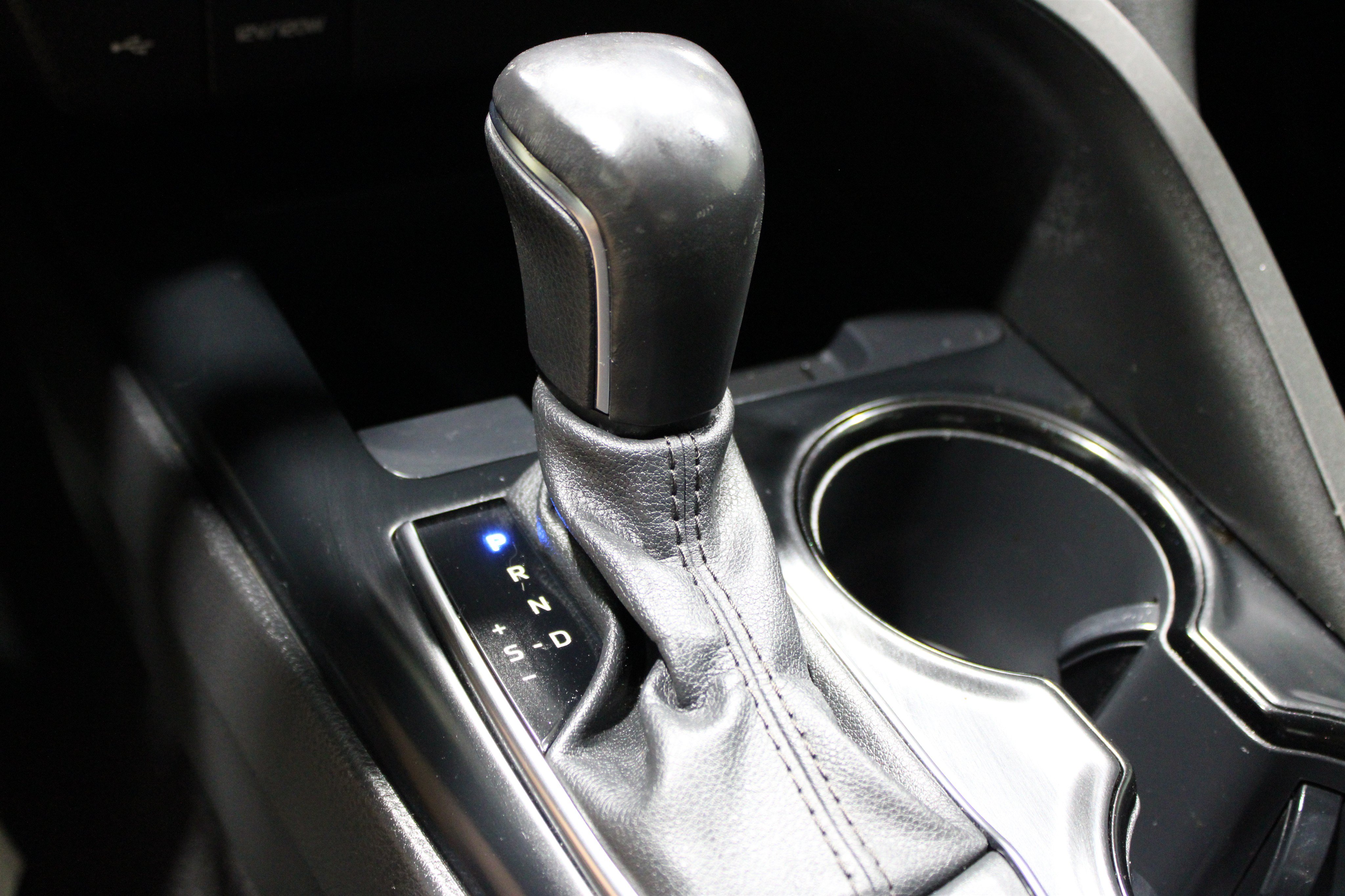Used 2020 Toyota Camry SE w/ Protection Package (Q2) FWD image 17
