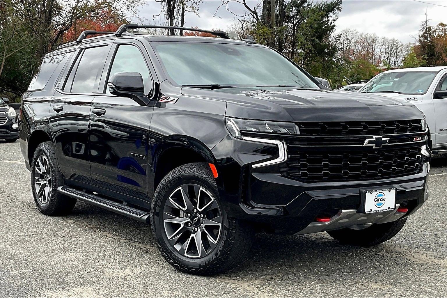 Used 2024 Chevrolet Tahoe Z71 w/ Luxury Package image 2
