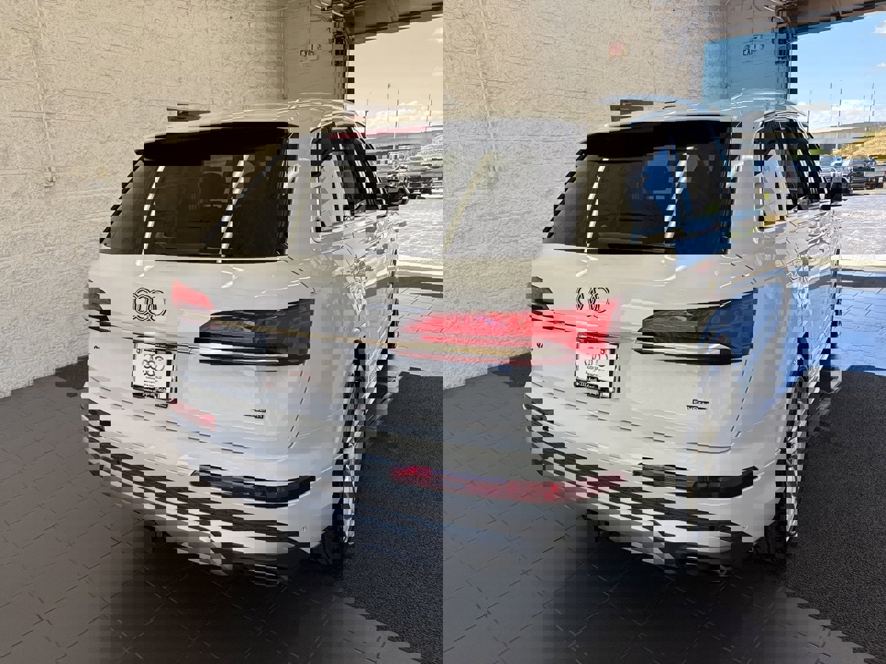 New 2025 Audi Q7 3.0T Premium Plus image 7