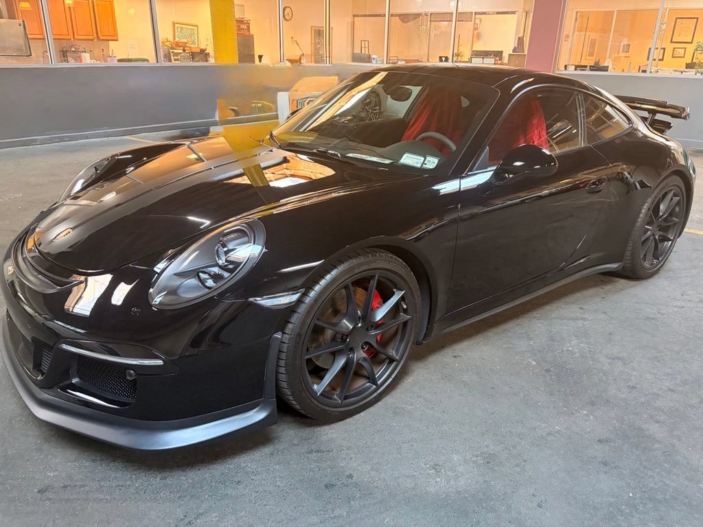 Used 2016 Porsche 911 Carrera GTS RWD image 3