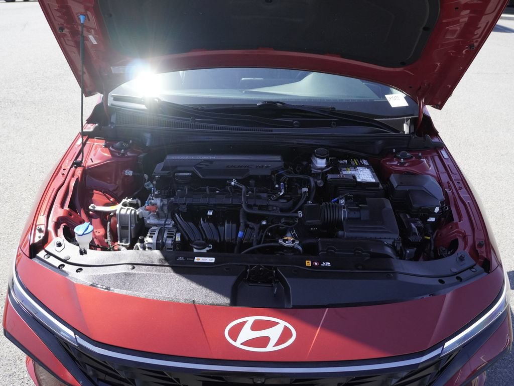 Used 2024 Hyundai Elantra Limited FWD image 29