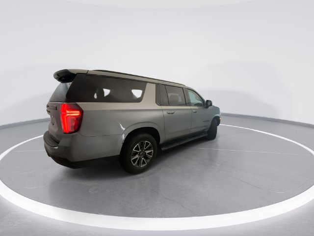 Used 2023 Chevrolet Suburban Z71 w/ Luxury Package AWD/4WD image 8