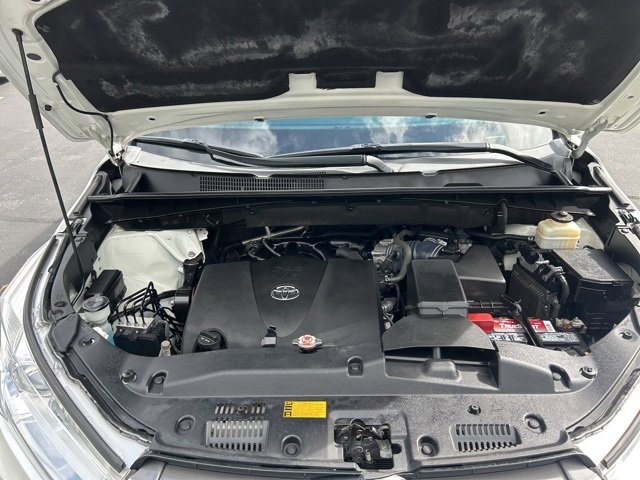 Used 2019 Toyota Highlander LE image 13