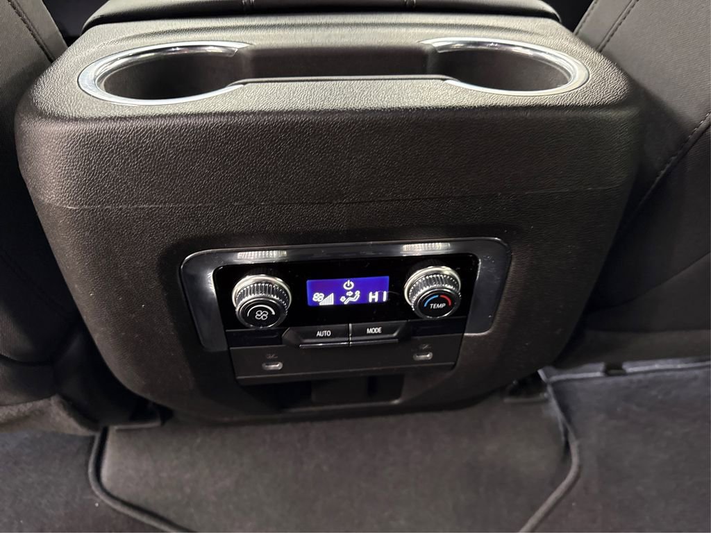 Used 2022 GMC Yukon SLE image 30