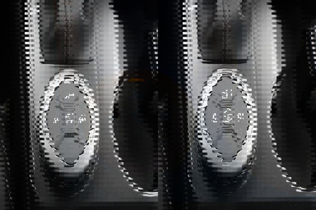 Used 2025 Ford Bronco Outer Banks image 28