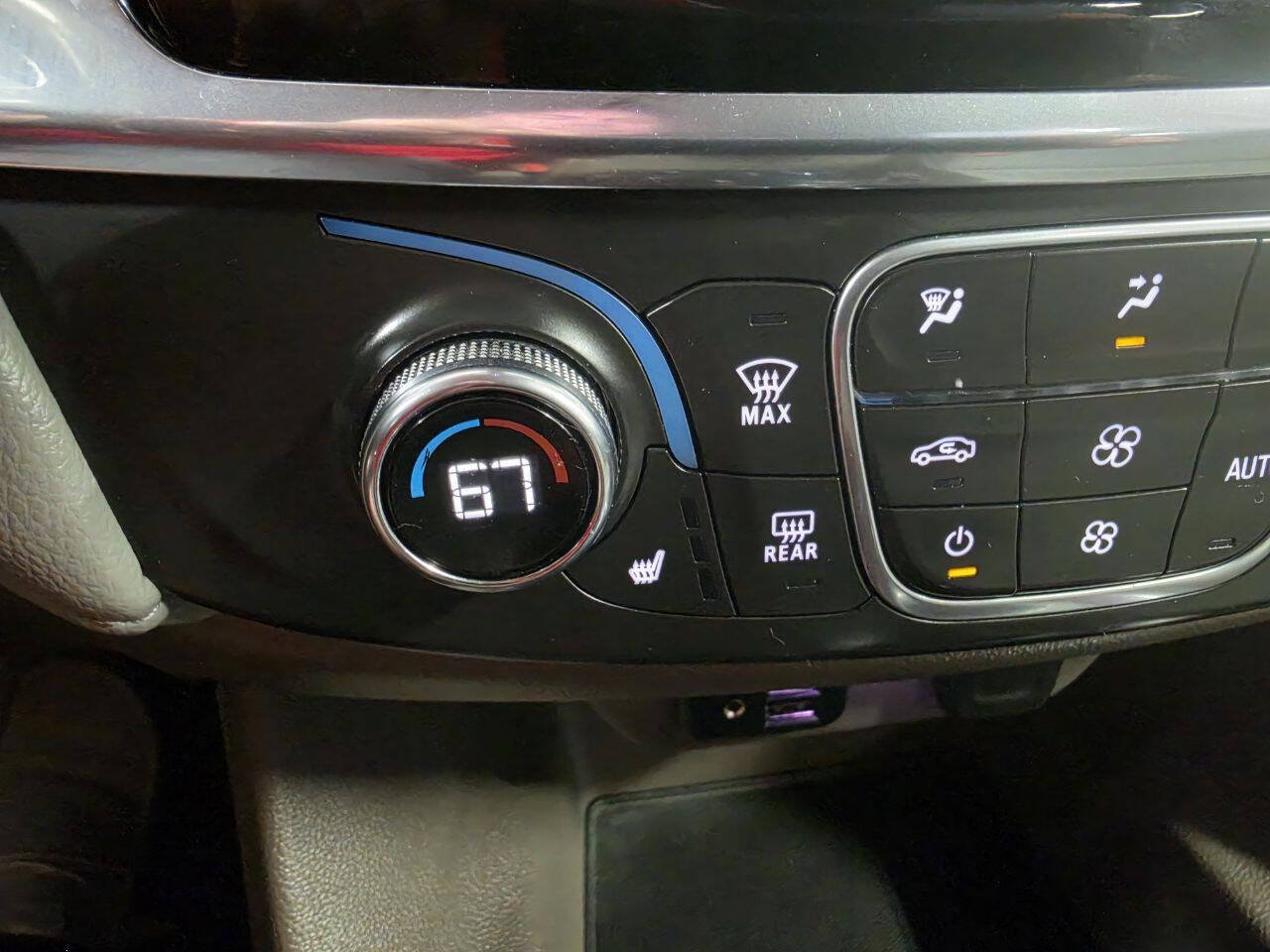 Used 2020 Chevrolet Traverse LT w/ LT Premium Package AWD/4WD image 40