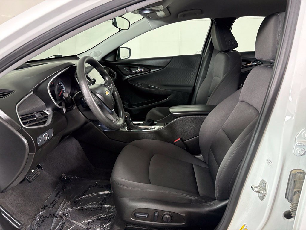 Used 2024 Chevrolet Malibu LT FWD image 18