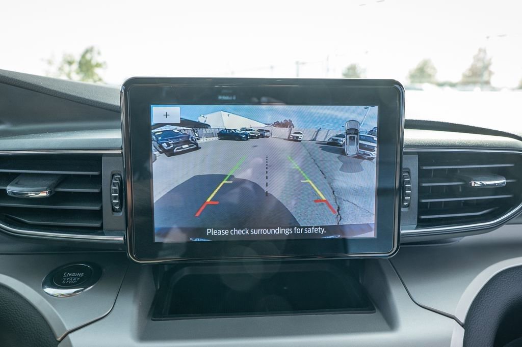 Used 2022 Ford Explorer XLT w/ Equipment Group 202A image 35