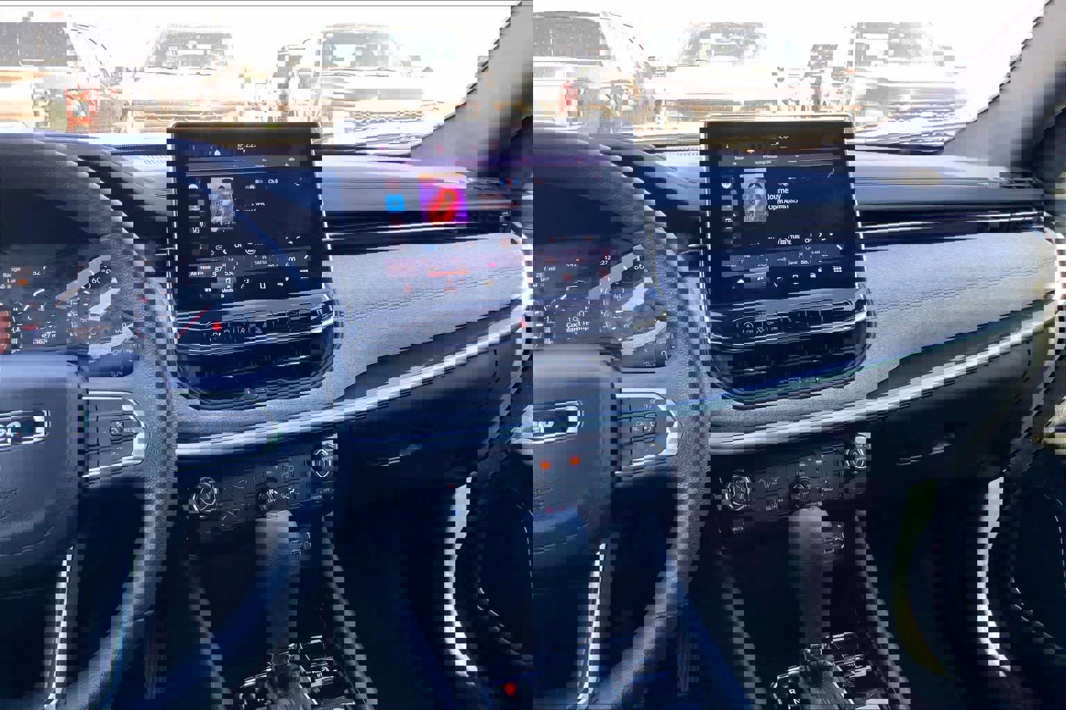 Used 2023 Jeep Compass Sport image 7