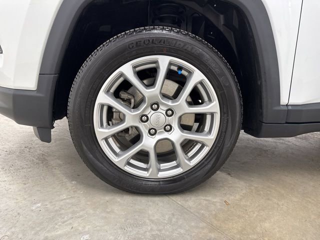 Used 2023 Jeep Compass Latitude image 9