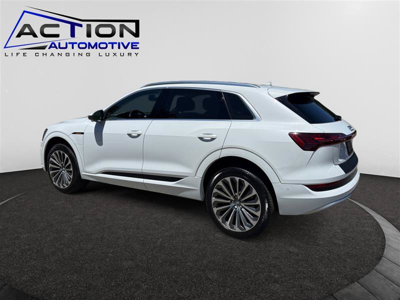 Used 2019 Audi e-tron Prestige w/ Prestige Package AWD/4WD image 5
