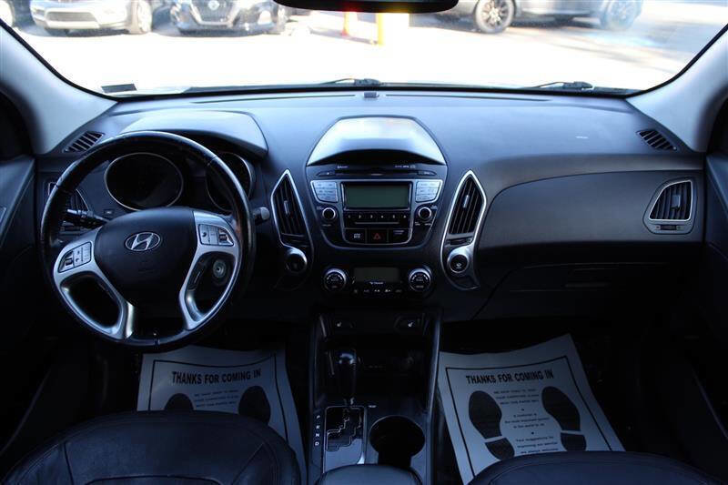 Used 2012 Hyundai Tucson Limited FWD image 14