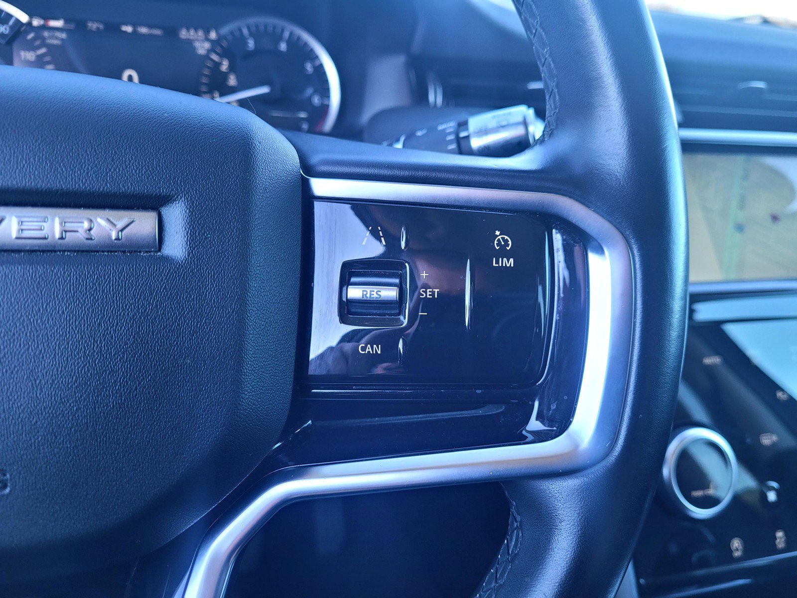 Used 2021 Land Rover Discovery Sport S image 21