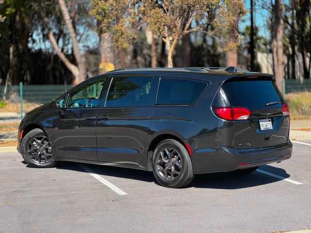 Used 2018 Chrysler Pacifica Limited w/ Advanced Safetytec Group FWD image 12