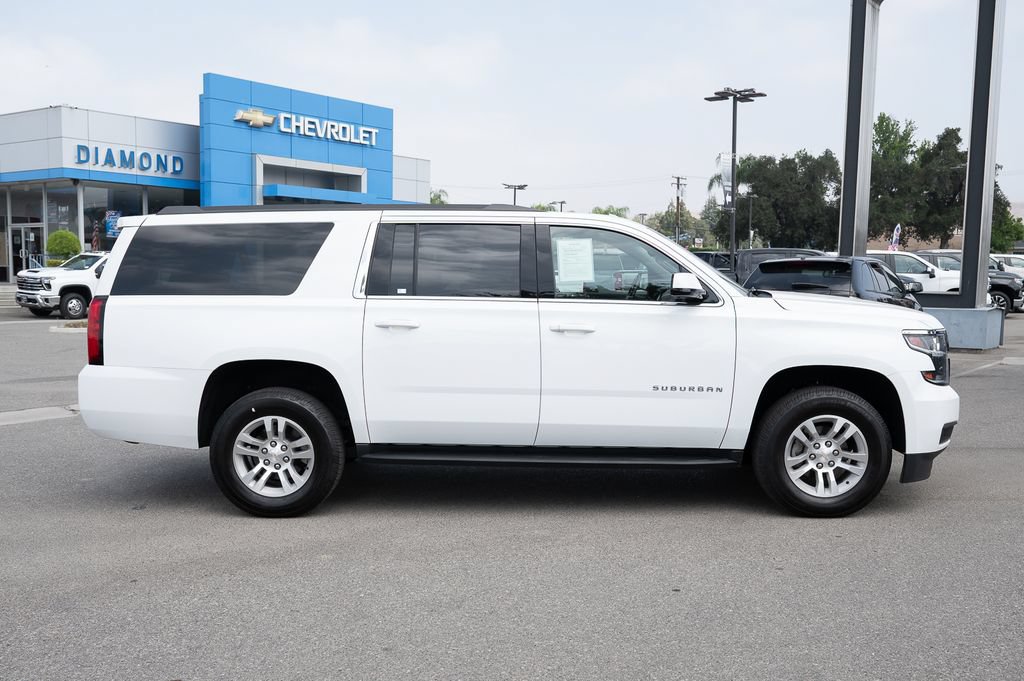 Used 2018 Chevrolet Suburban LS RWD image 3