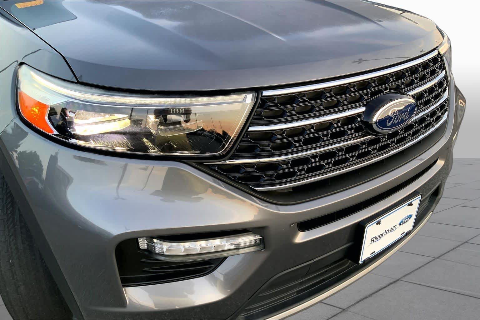 Used 2021 Ford Explorer XLT w/ Equipment Group 202A RWD image 28