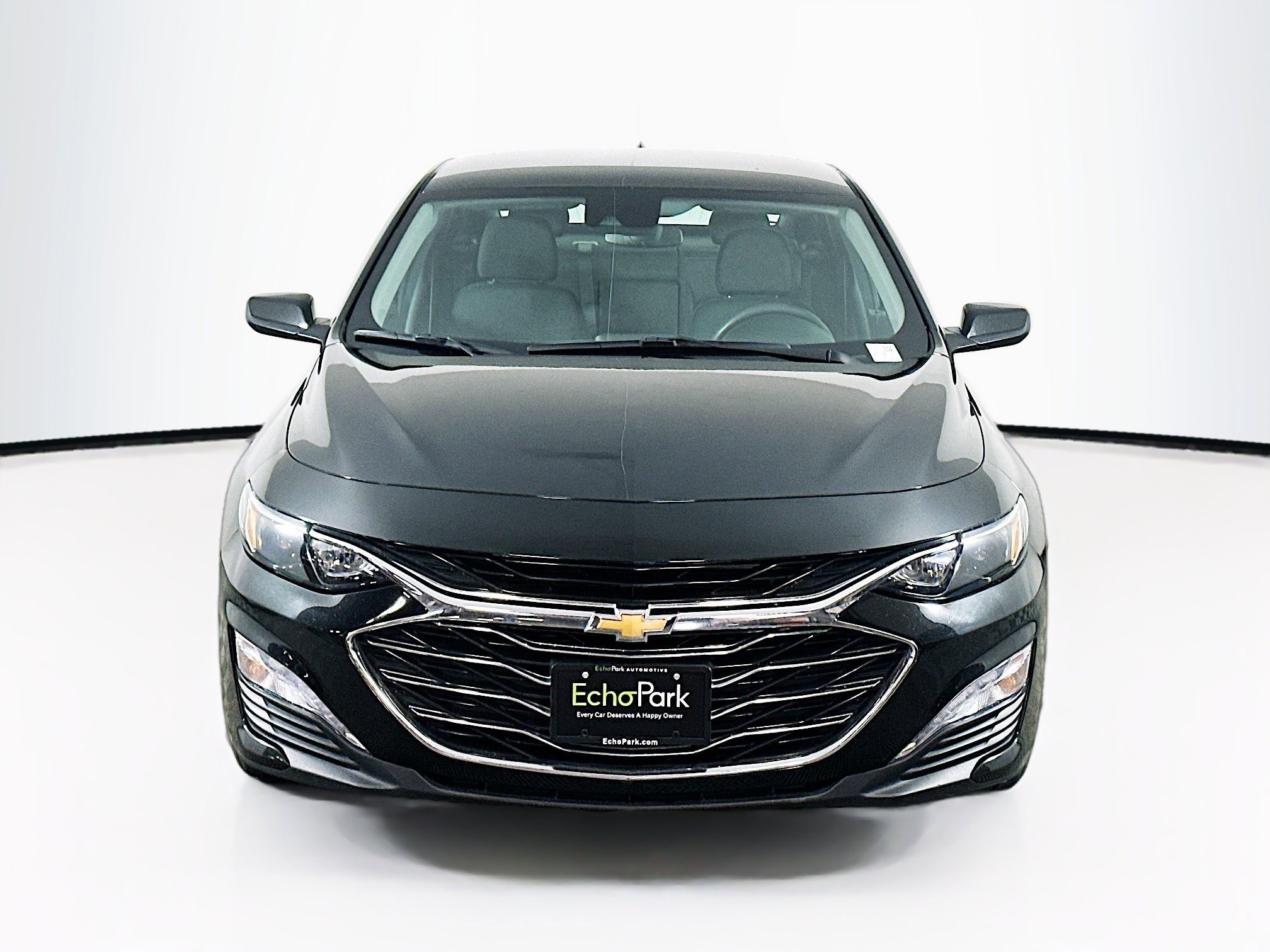 Used 2024 Chevrolet Malibu LT image 2
