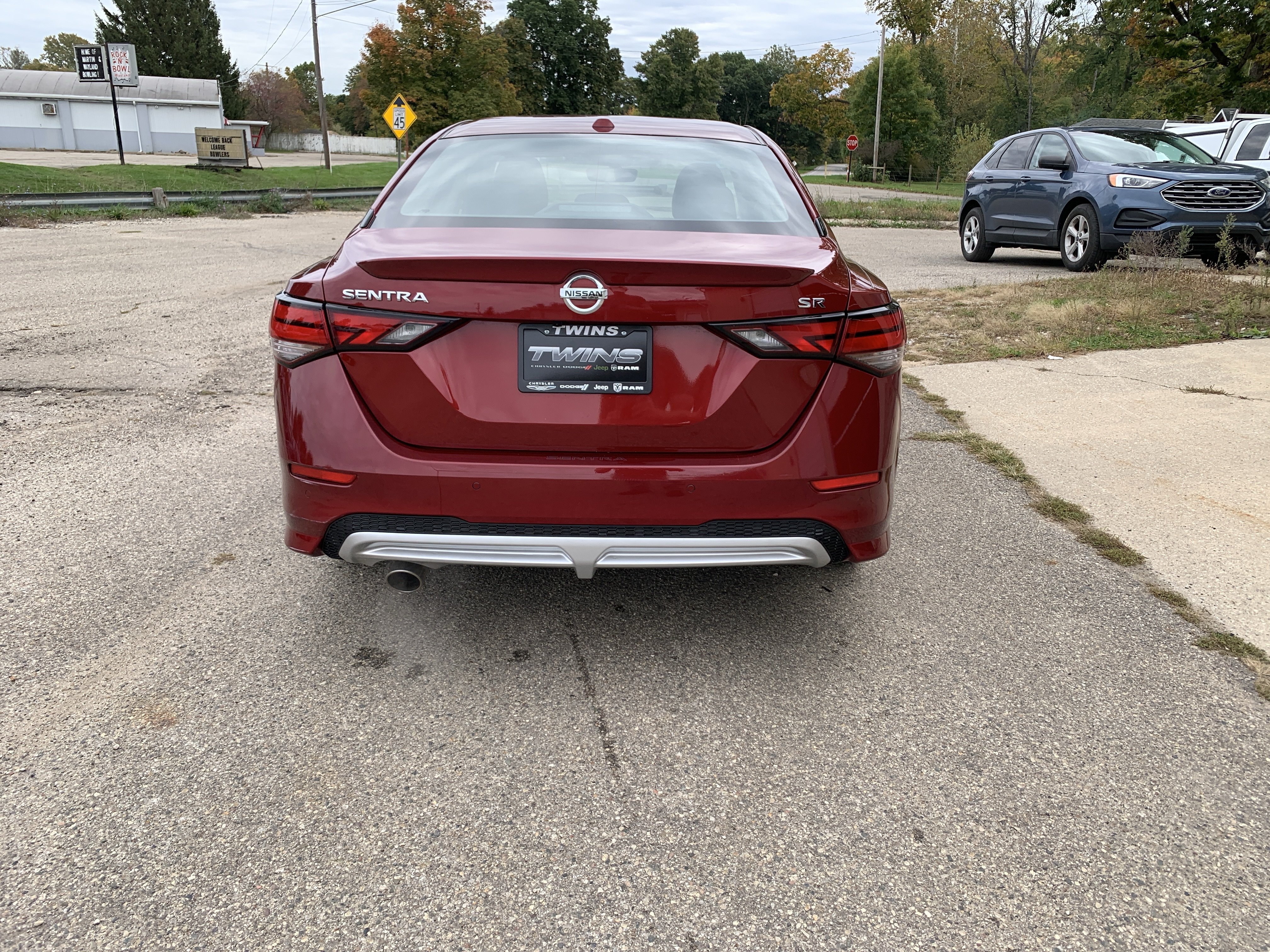 Used 2023 Nissan Sentra SR w/ SR Premium Package FWD image 4