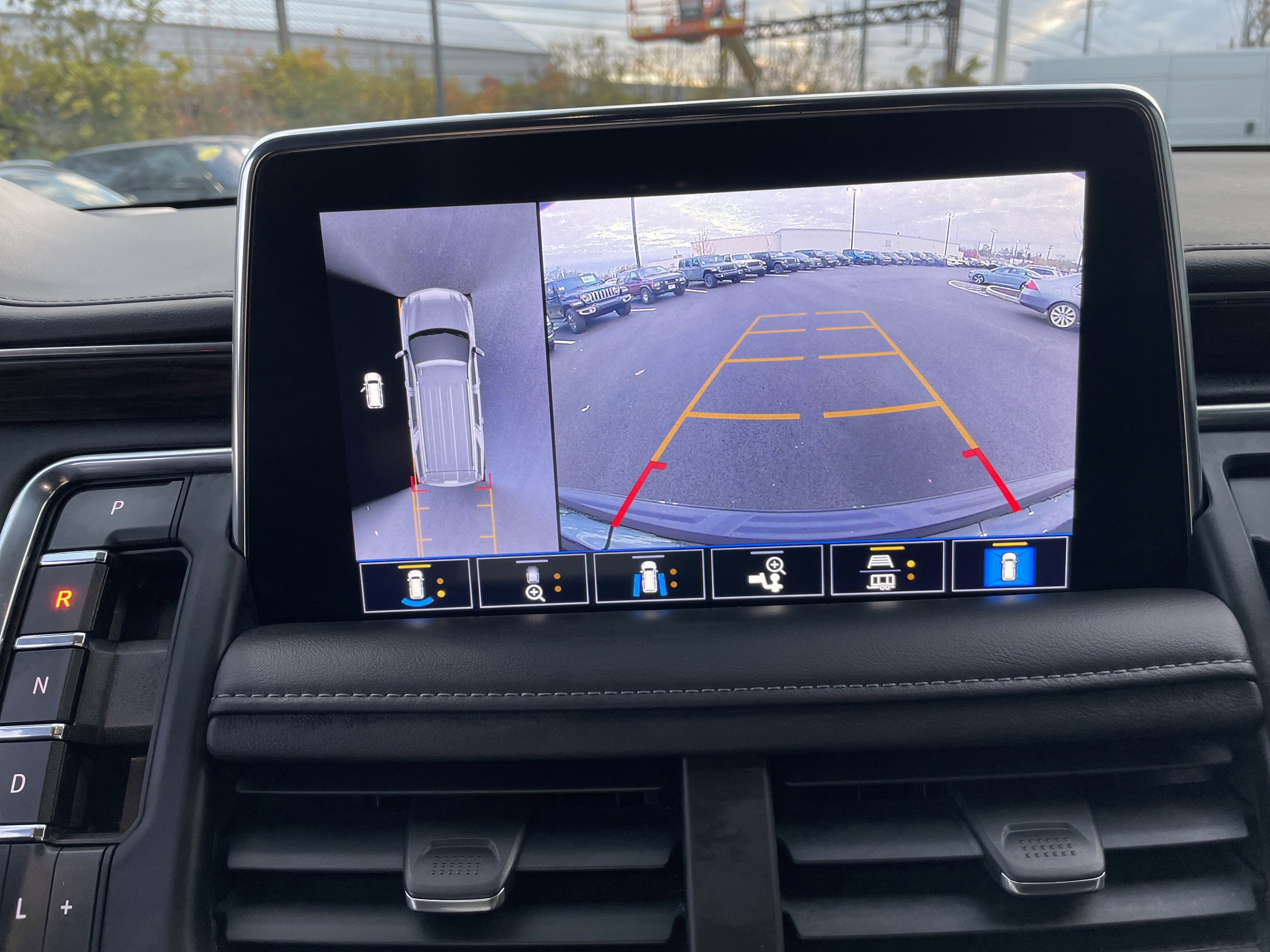 Used 2021 Chevrolet Tahoe Z71 w/ Luxury Package image 48