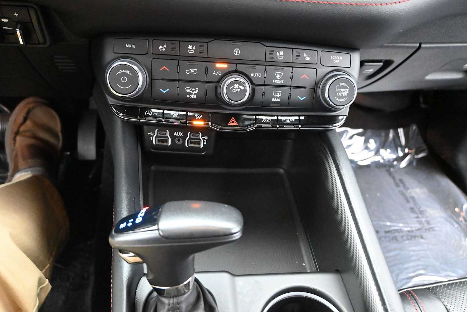 Used 2024 Dodge Durango GT AWD/4WD image 15