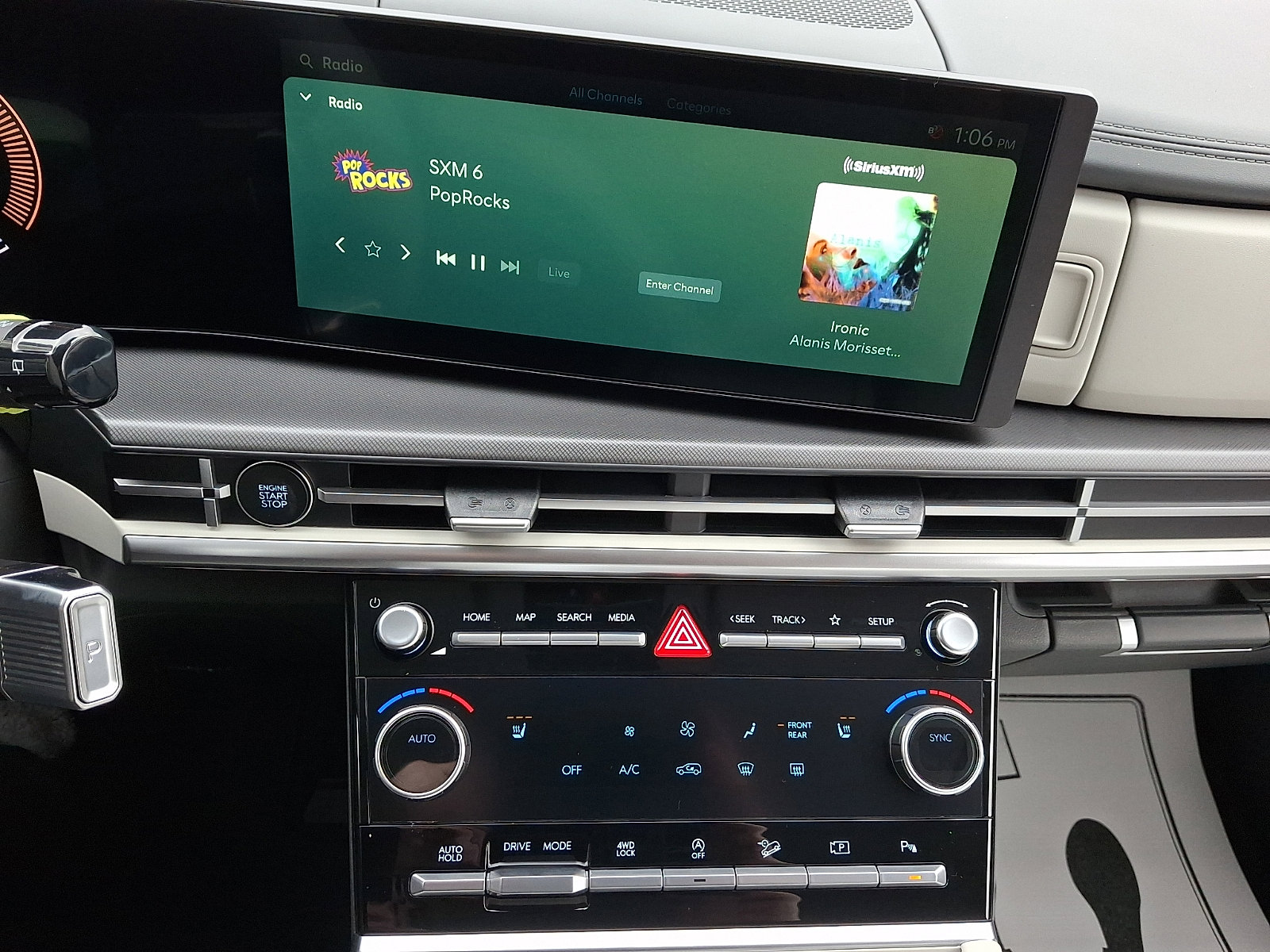 New 2026 Hyundai Santa Fe SEL image 8