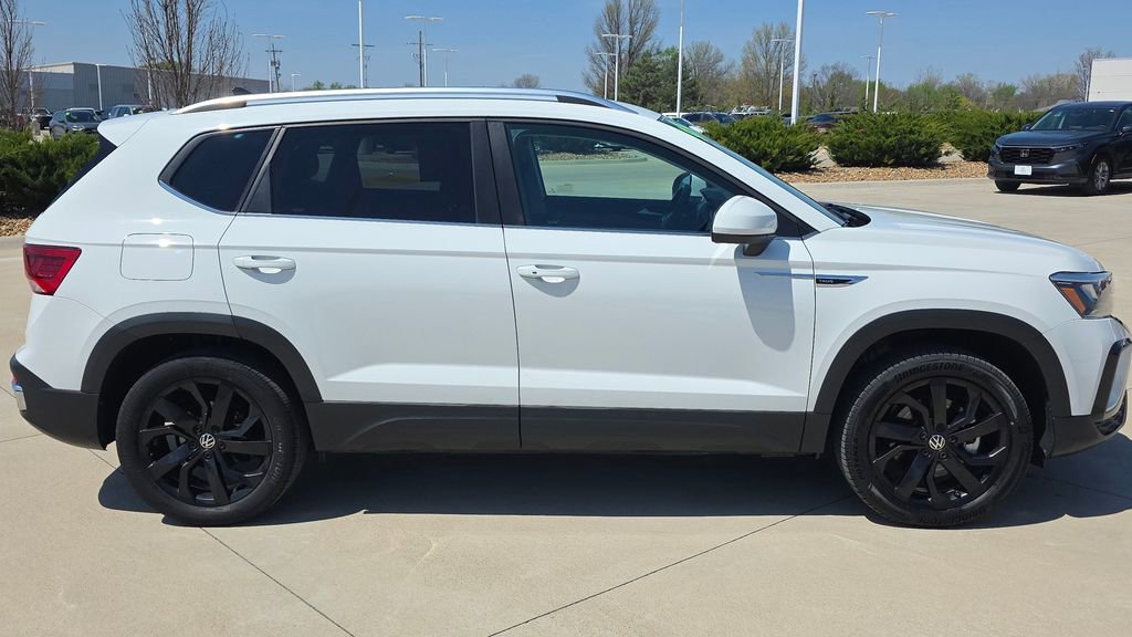 Used 2022 Volkswagen Taos SE AWD/4WD image 6
