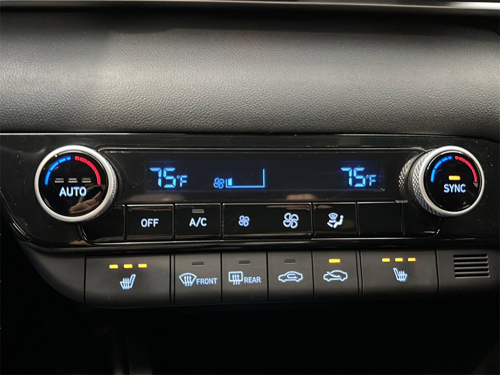 Used 2023 Hyundai Elantra Blue image 25