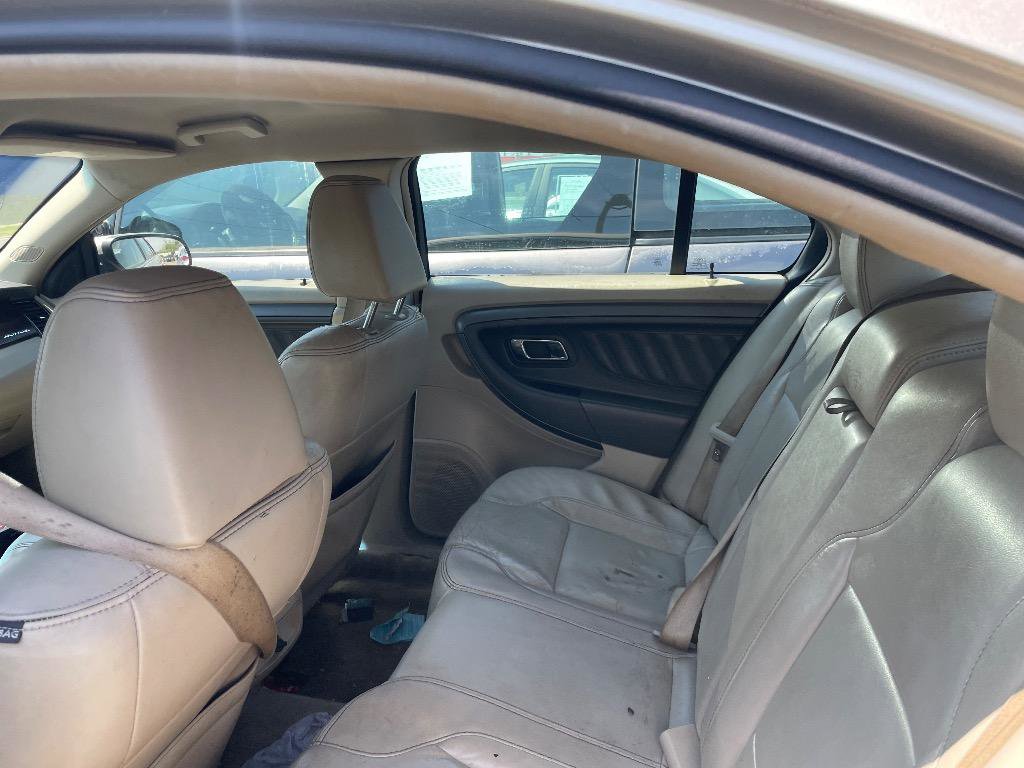 Used 2011 Ford Taurus SEL FWD image 9