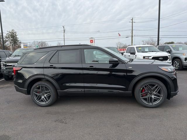 New 2026 Ford Explorer ST-Line image 2