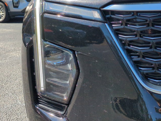 Used 2025 Cadillac XT4 Premium Luxury image 11