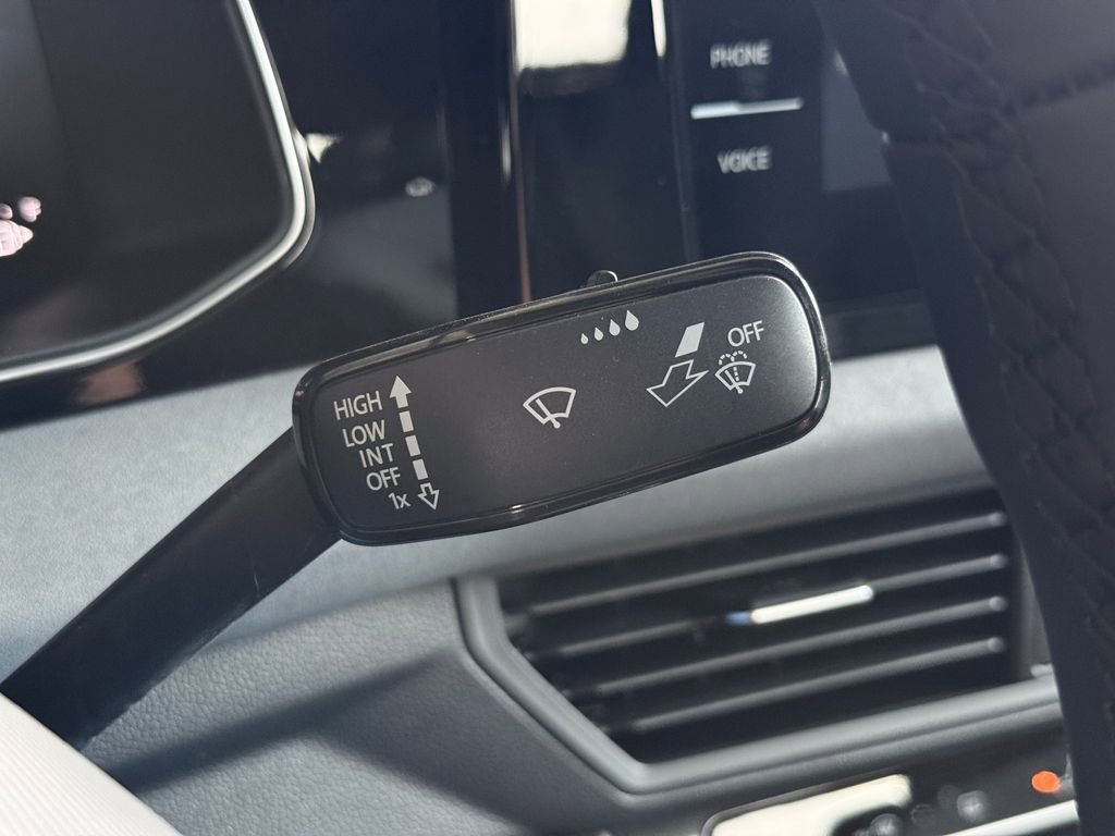 New 2026 Volkswagen Jetta SE FWD image 16