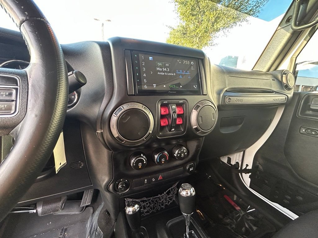 Used 2017 Jeep Wrangler Unlimited Sport w/ Quick Order Package 24S AWD/4WD image 11